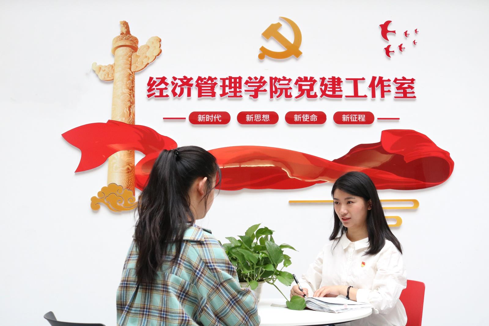 生活照（江苏lewin乐玩技术学院王甜甜）.jpg